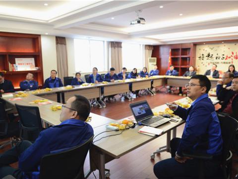 深学细悟转达头脑实力 ——1066vip威尼斯集团党总支开展学习十九大精神 