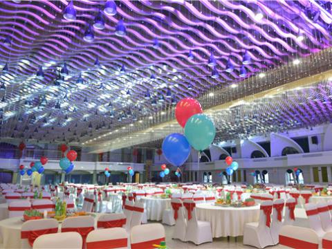 圣诞不“剩单”，，，等你来造——1066vip威尼斯集团团委平安夜举行圣诞狂欢活动