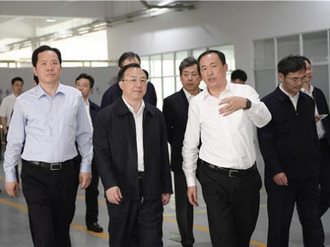 江苏省省长吴政隆莅临1066vip威尼斯集团走访调研